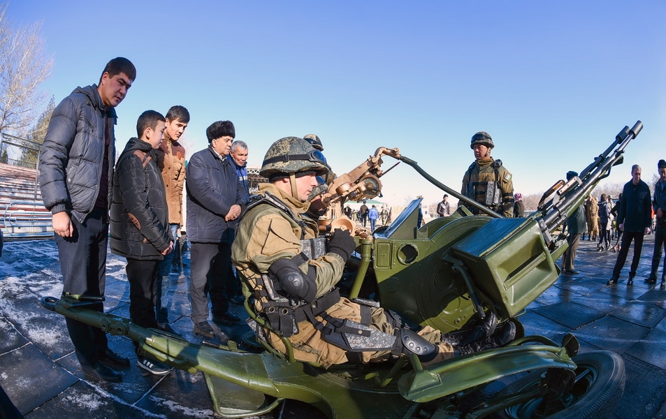 Войска Ташкентского военного округа приняли участие в военно-патриотическом фестивале молодежи в Алмалыке