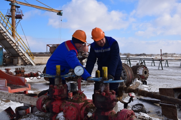 На плато Устюрт открыто новое месторождение газового конденсата (фото)