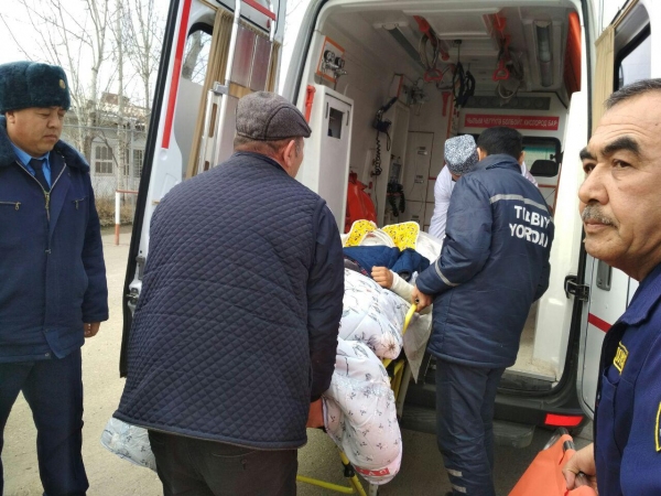 Узбекистанцы, пострадавшие при взрыве газа в Кыргызстане, доставлены на родину при помощи МЧС