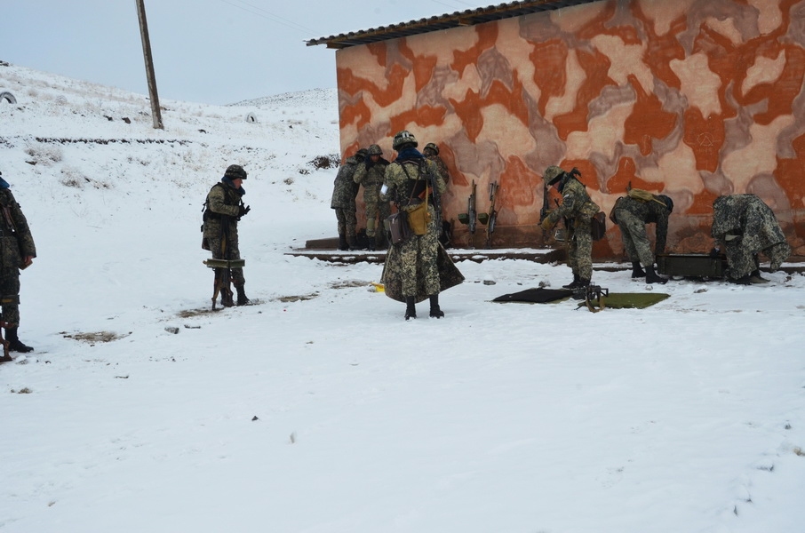 Полигон Ташкентского военного округа: автоматы, пулеметы, гранаты Полигон Ташкентского военного округа: автоматы, пулеметы, гранаты