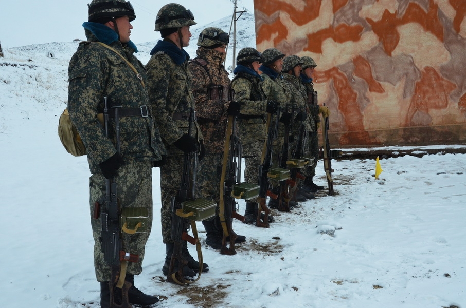 Полигон Ташкентского военного округа: автоматы, пулеметы, гранаты Полигон Ташкентского военного округа: автоматы, пулеметы, гранаты