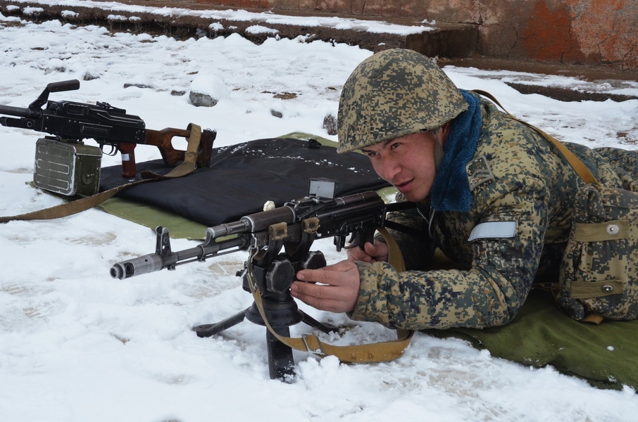 Полигон Ташкентского военного округа: автоматы, пулеметы, гранаты Полигон Ташкентского военного округа: автоматы, пулеметы, гранаты