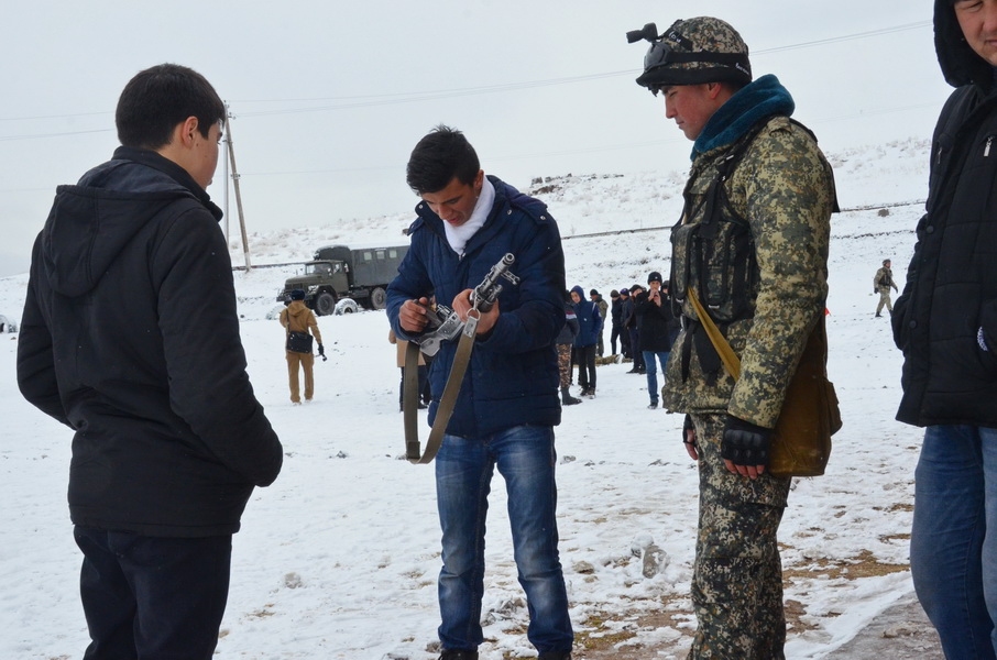 Полигон Ташкентского военного округа: автоматы, пулеметы, гранаты Полигон Ташкентского военного округа: автоматы, пулеметы, гранаты
