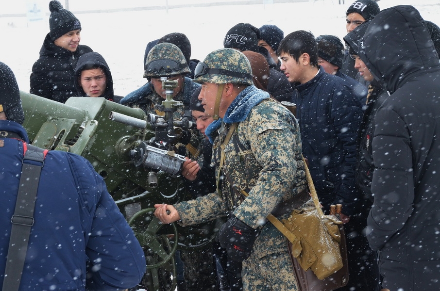 Полигон Ташкентского военного округа: автоматы, пулеметы, гранаты Полигон Ташкентского военного округа: автоматы, пулеметы, гранаты