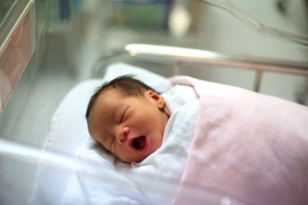 В Ташкенте снова оставили в подъезде новорожденного ребенка