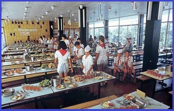 Любят взрослые и детки только школьные котлетки!