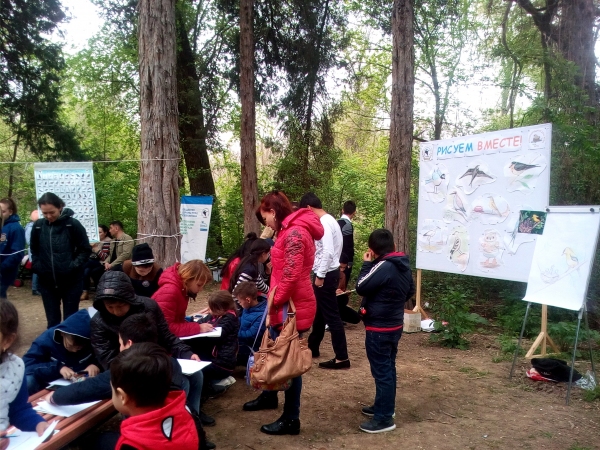 Международный день птиц отметили в Ташкентском ботаническом саду