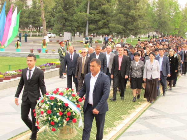 В Самарканде отметили день рождения Амира Темура