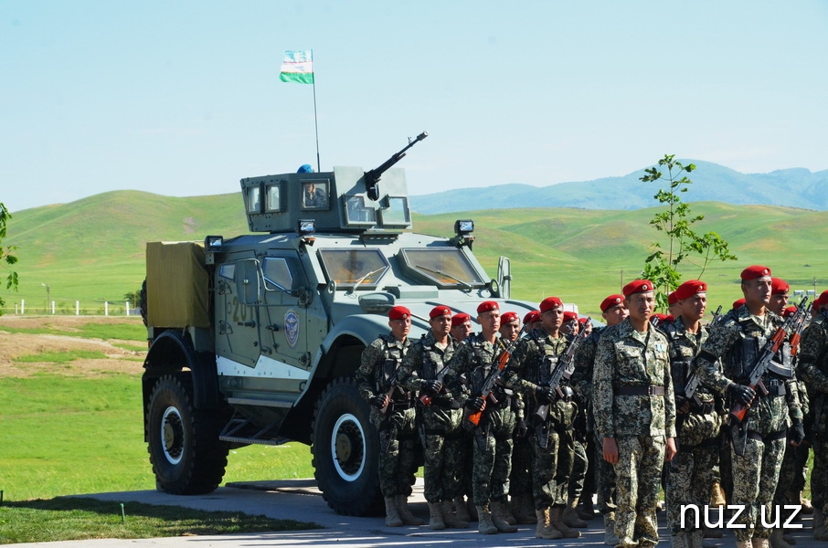 Военный парад: техника и песни военных лет Военный парад: техника и песни военных лет