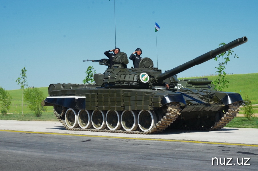 Военный парад: техника и песни военных лет Военный парад: техника и песни военных лет