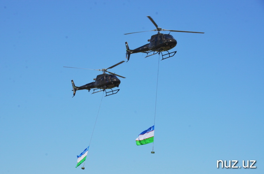 Военный парад: техника и песни военных лет Военный парад: техника и песни военных лет