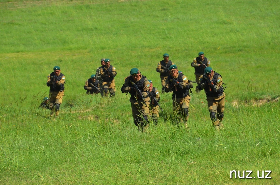 Военный парад: техника и песни военных лет Военный парад: техника и песни военных лет