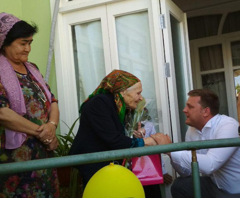 «Водители Намангана» отметили День Победы под «Катюшу» «Водители Намангана» отметили День Победы под «Катюшу»