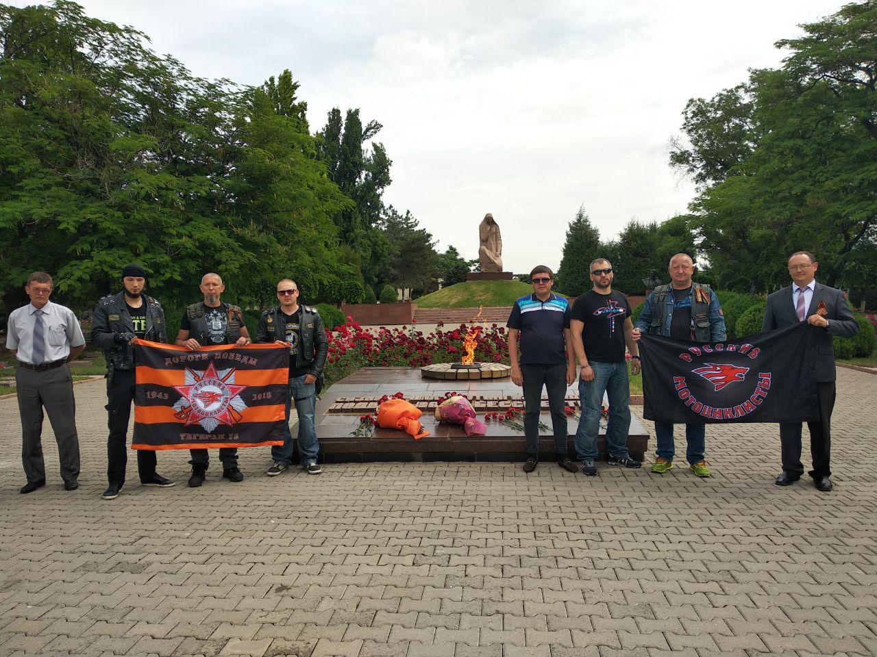 «Ночные волки» в Ташкенте: «Мы приехали почтить память павших в Великой Отечественной Войне» «Ночные волки» в Ташкенте: «Мы приехали почтить память павших в Великой Отечественной Войне»