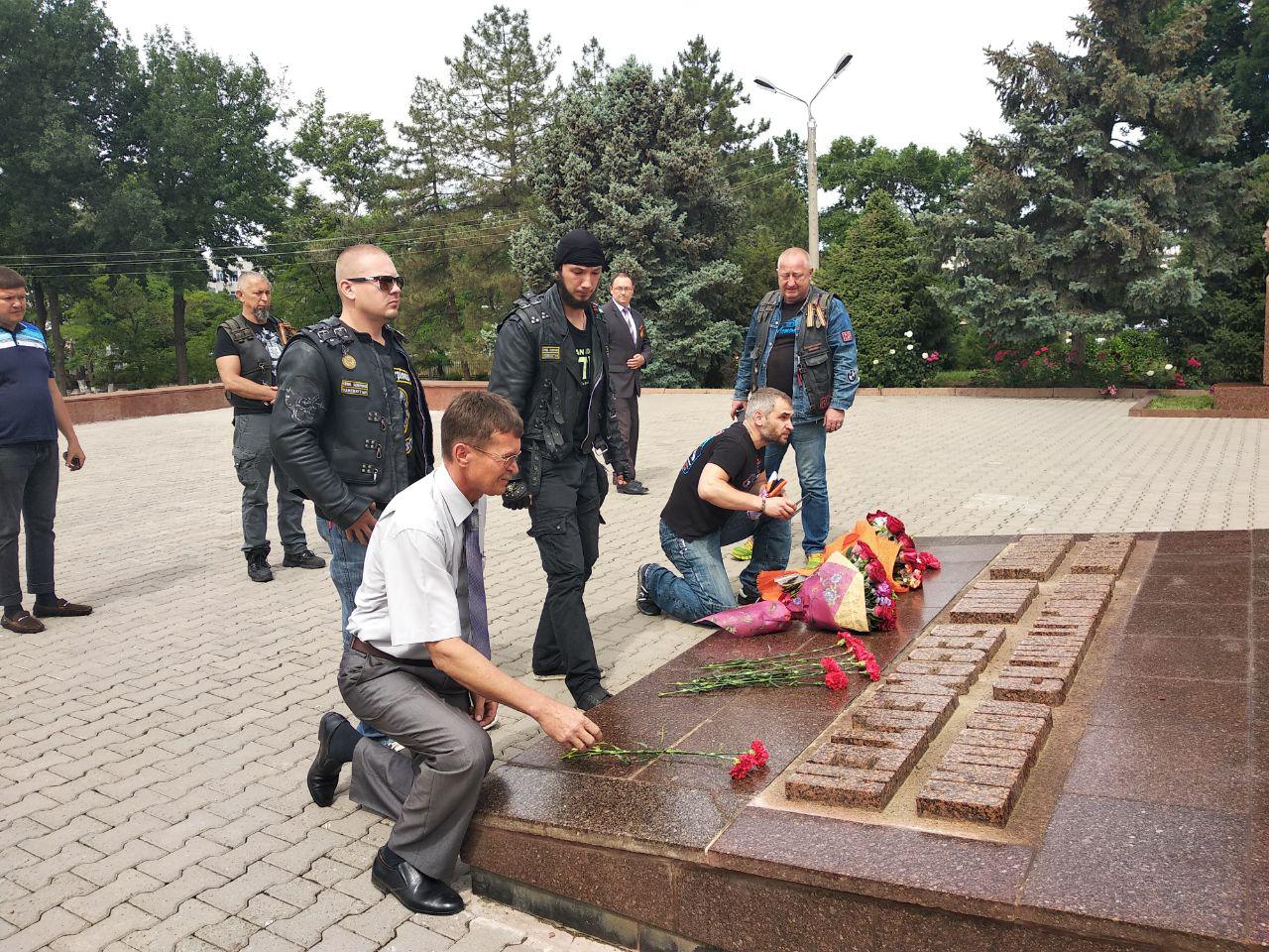 «Ночные волки» в Ташкенте: «Мы приехали почтить память павших в Великой Отечественной Войне» «Ночные волки» в Ташкенте: «Мы приехали почтить память павших в Великой Отечественной Войне»