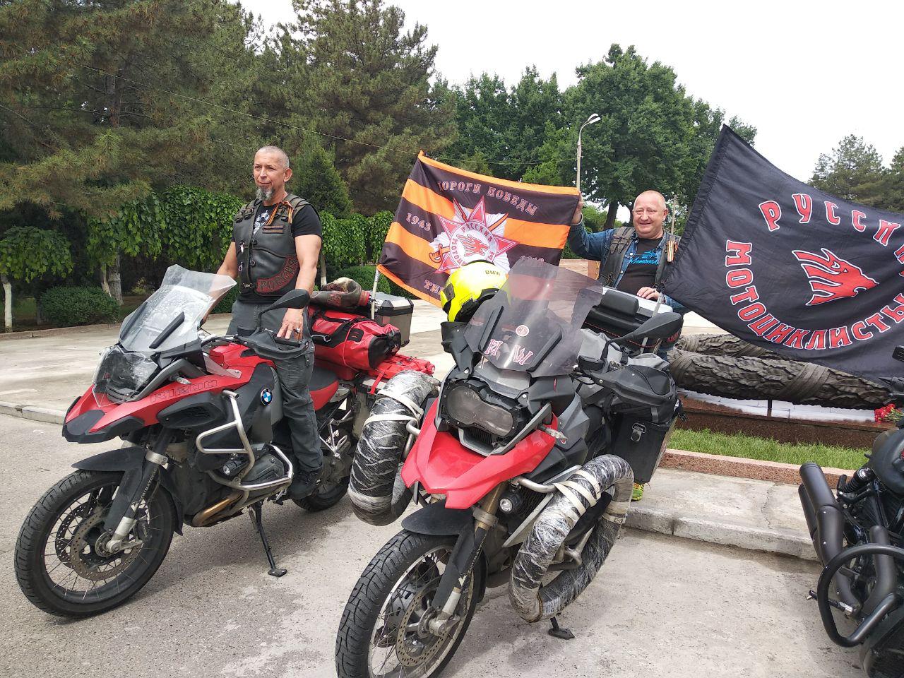 «Ночные волки» в Ташкенте: «Мы приехали почтить память павших в Великой Отечественной Войне» «Ночные волки» в Ташкенте: «Мы приехали почтить память павших в Великой Отечественной Войне»