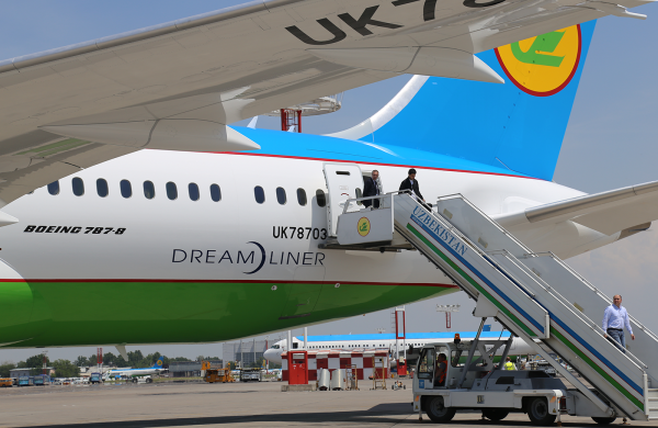 «Узбекистон хаво йуллари» получила третий Dreamliner