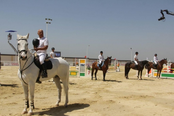 Лошадей-карабаиров для военнослужащих будут выращивать в Кувасае