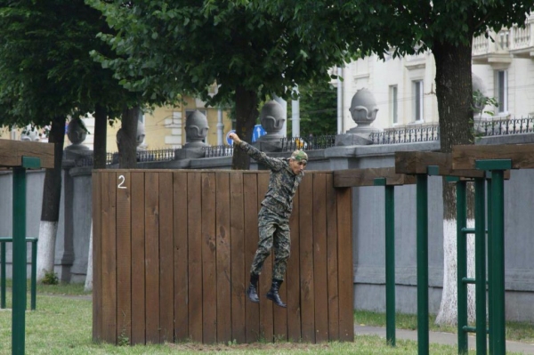 Младший сержант из Узбекистана поставил рекорд на военных соревнованиях в Минске (видео)