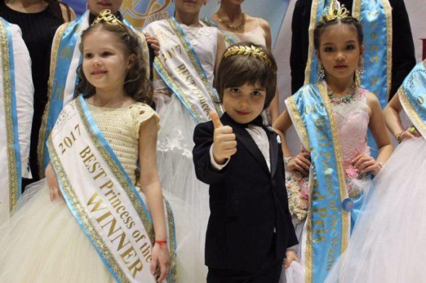 Лидером надо родиться: как 6-летний мальчик из Узбекистана покоряет мировые подиумы