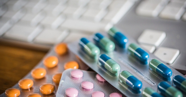 Правительство решит проблемы фармацевтического рынка с помощью платной информационной системы