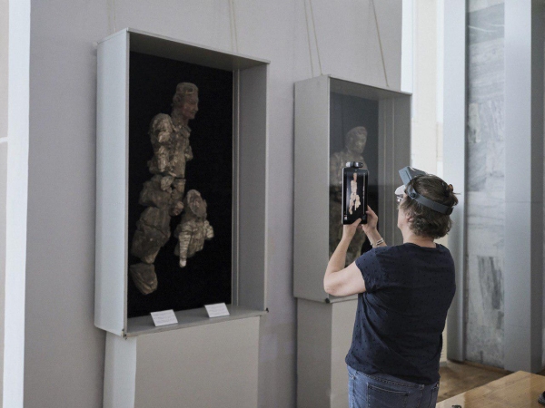 Французские эксперты отбирают лучшие экспонаты узбекистанских музеев для выставки в Лувре