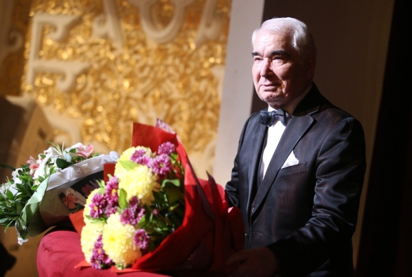 Фирудин  САФАРОВ: «Я живу оперой!»