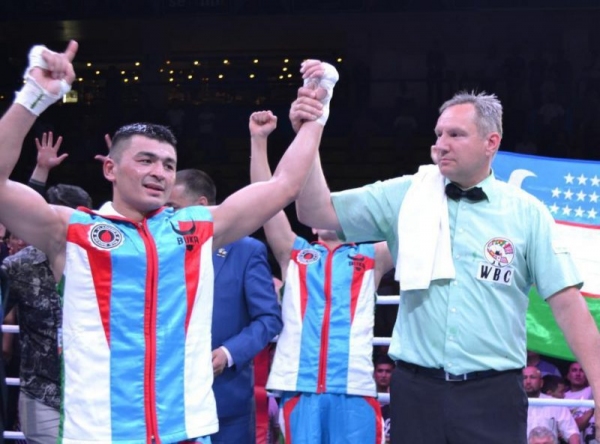 Азизбек Абдугафуров защитил пояс WBC Silver