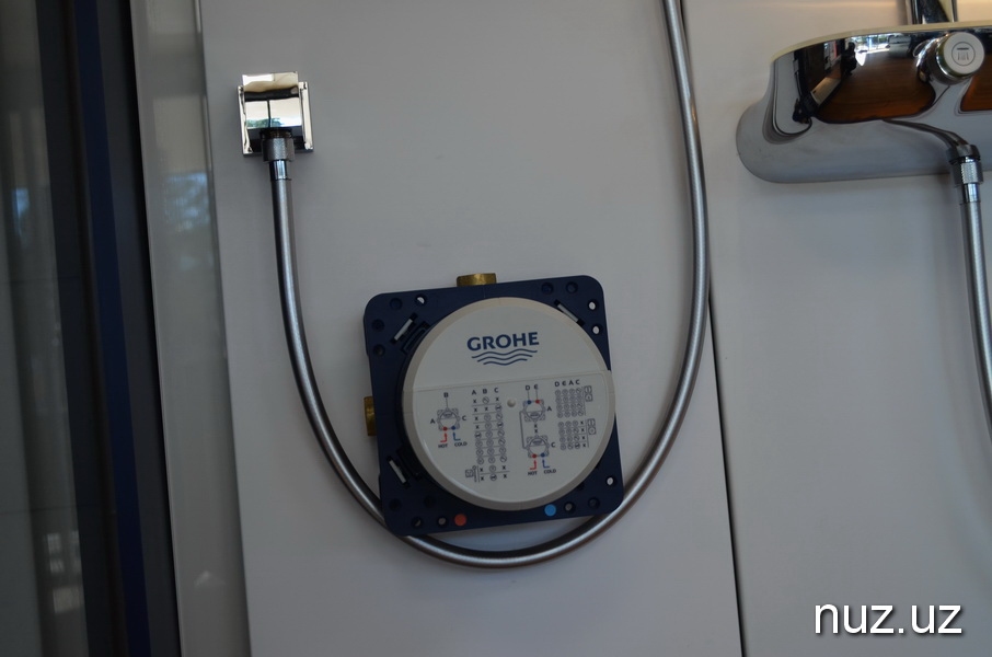 Смесители для холостяков, унитазы «2 в 1» - все это и Smart-технологии GROHE на площади Регистан