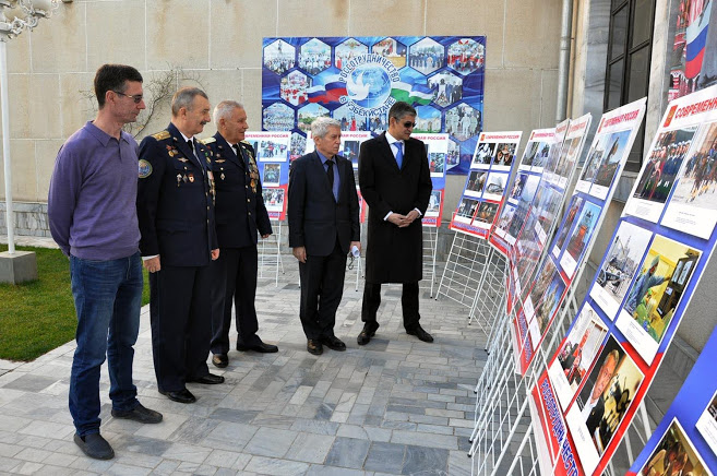 25-летие Конституции России отметили в Ташкенте