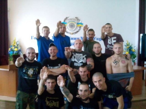 От "Мертвой головы" до "великого Гитлера". Как украинцы попадали в нацистские скандалы