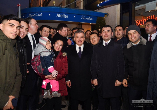 Шавкат Мирзиёев встретился в Мюнхене с узбекской молодёжью