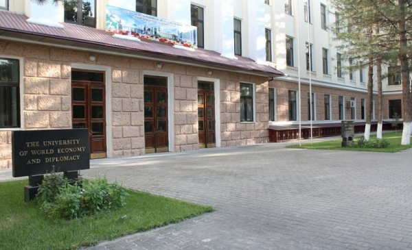 После четырехлетнего перерыва возобновляется прием студентов по направлению «Политология»