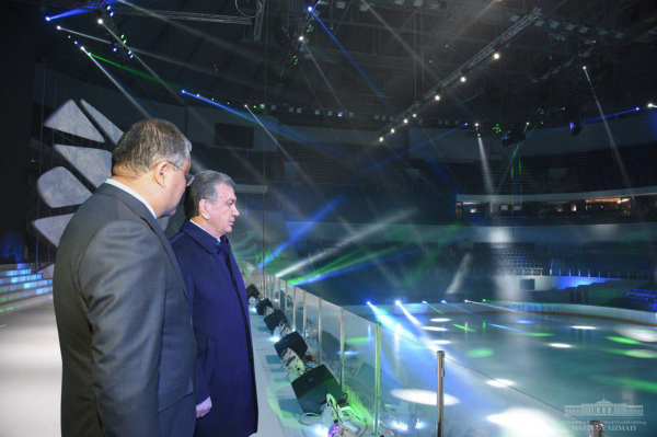 Президент посетил строительные площадки Tashkent City и Humo Arena (фото)