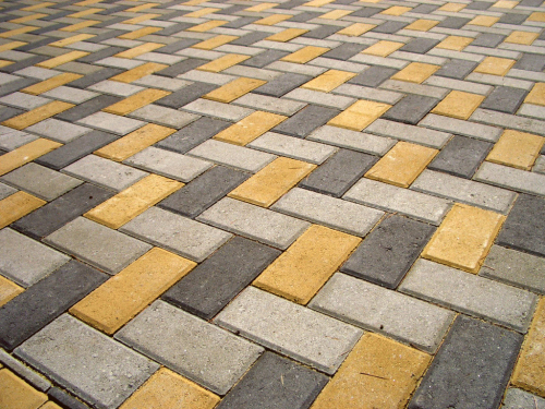 Преимущества и особенности тротуарной плитки «кирпичик»