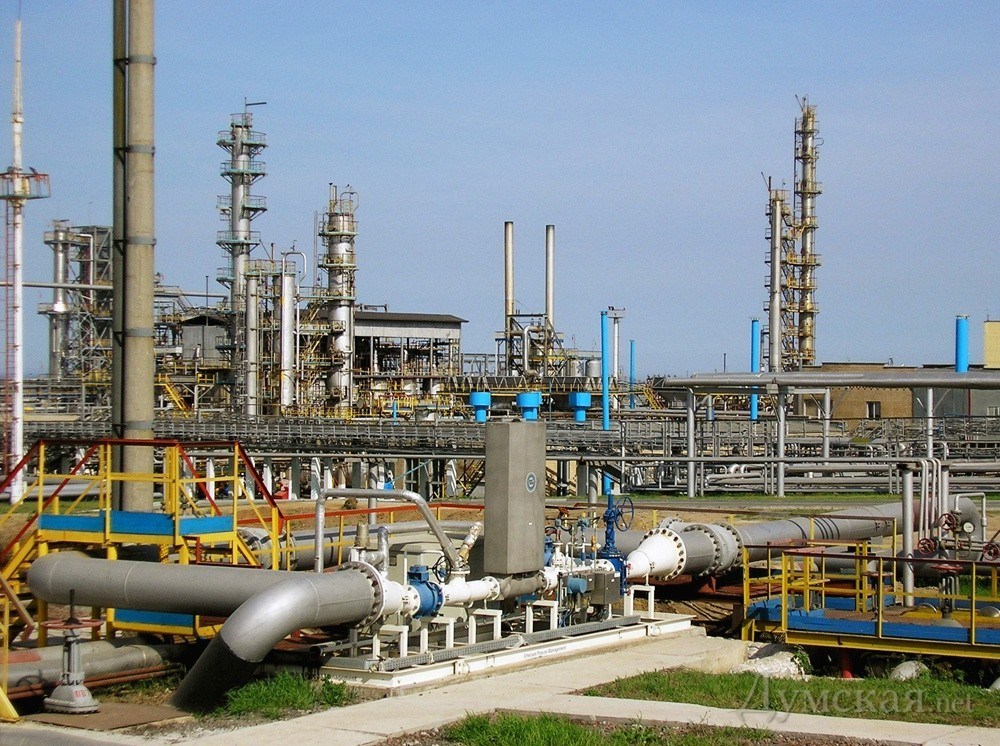 Ферганский нефтеперерабатывающий завод будет продан иностранному инвестору Ферганский нефтеперерабатывающий завод будет продан иностранному инвестору