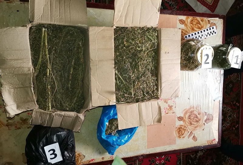 В доме жителя Ферганы обнаружены почти 1,5 кг наркотиков В доме жителя Ферганы обнаружены почти 1,5 кг наркотиков