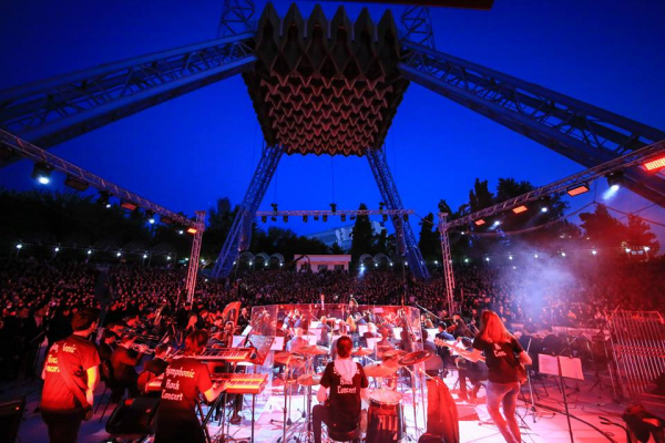 «We will rock you»: в Ташкенте прошёл симфонический рок-концерт под открытым небом