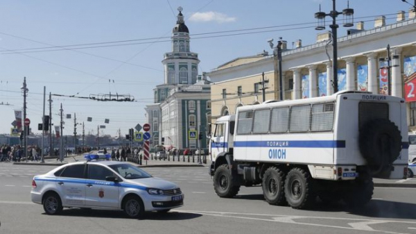 После поножовщины между узбекистанцами и кавказцами в  Петербурге проводят масштабную облаву на мигрантов