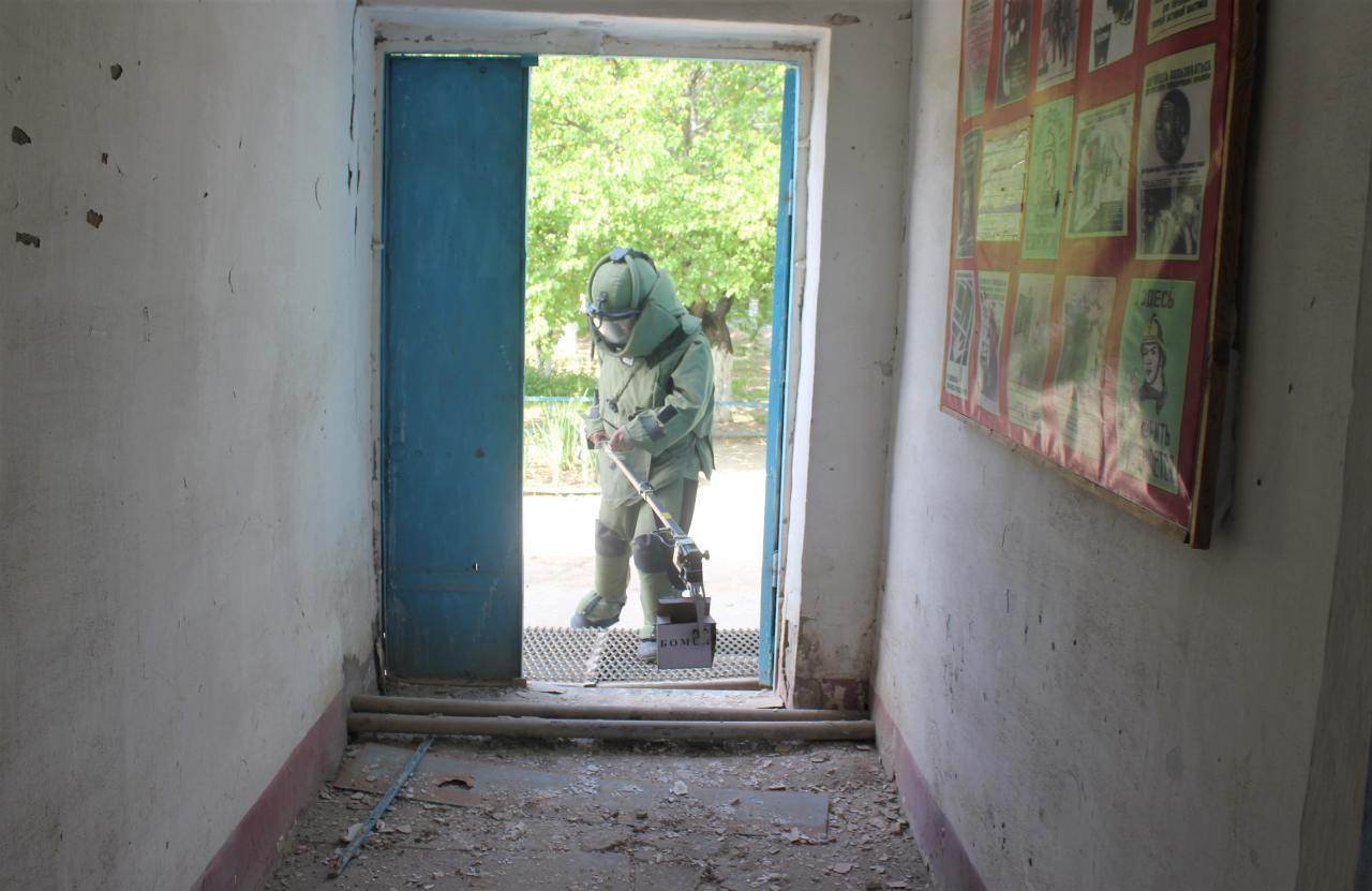 Силовики обезвредили бомбу и освободили условных заложников в Жаслыке Силовики обезвредили бомбу и освободили условных заложников в Жаслыке