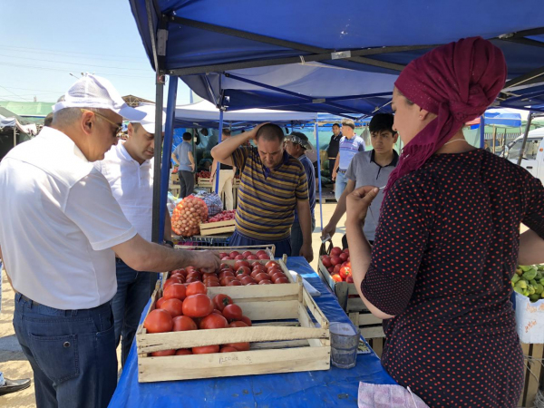 Хоким Ташкента проверил цены на Куйлюкском базаре и Чорсу (видео)