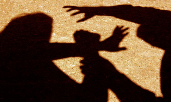 Защищая подруг от нападения четырех мужчин, 17-летняя девушка убила одного из них