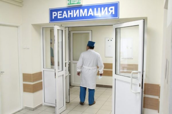 В Намангане 23-летняя девушка выбросила из окна роддома двух младенцев. Малыши скончались