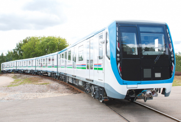 В Ташкент отправлены пять составов поездов для новой линии метрополитена