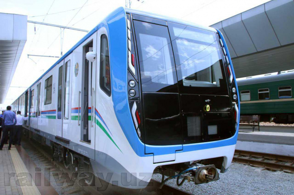 Новые составы для наземной линии метрополитена прибыли в Ташкент