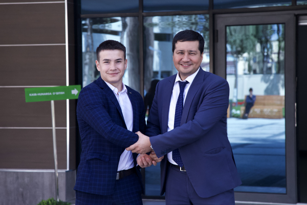 20-летний боксер Данил Юлдашев, спасавший пассажиров автобуса в Перми, вернулся в Узбекистан и получил работу в Министерстве труда
