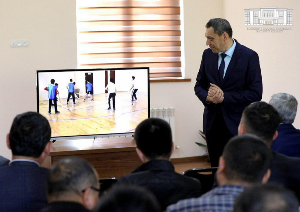 На любой площадке: в Ташкенте возрождается «махаллинский хоккей»