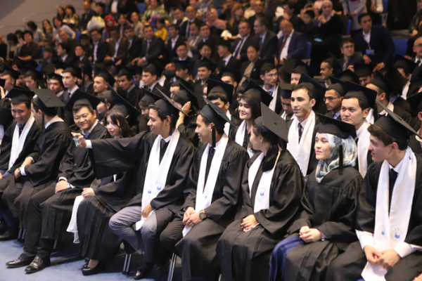Выпускники Университета Инха в Ташкенте впервые получили два диплома