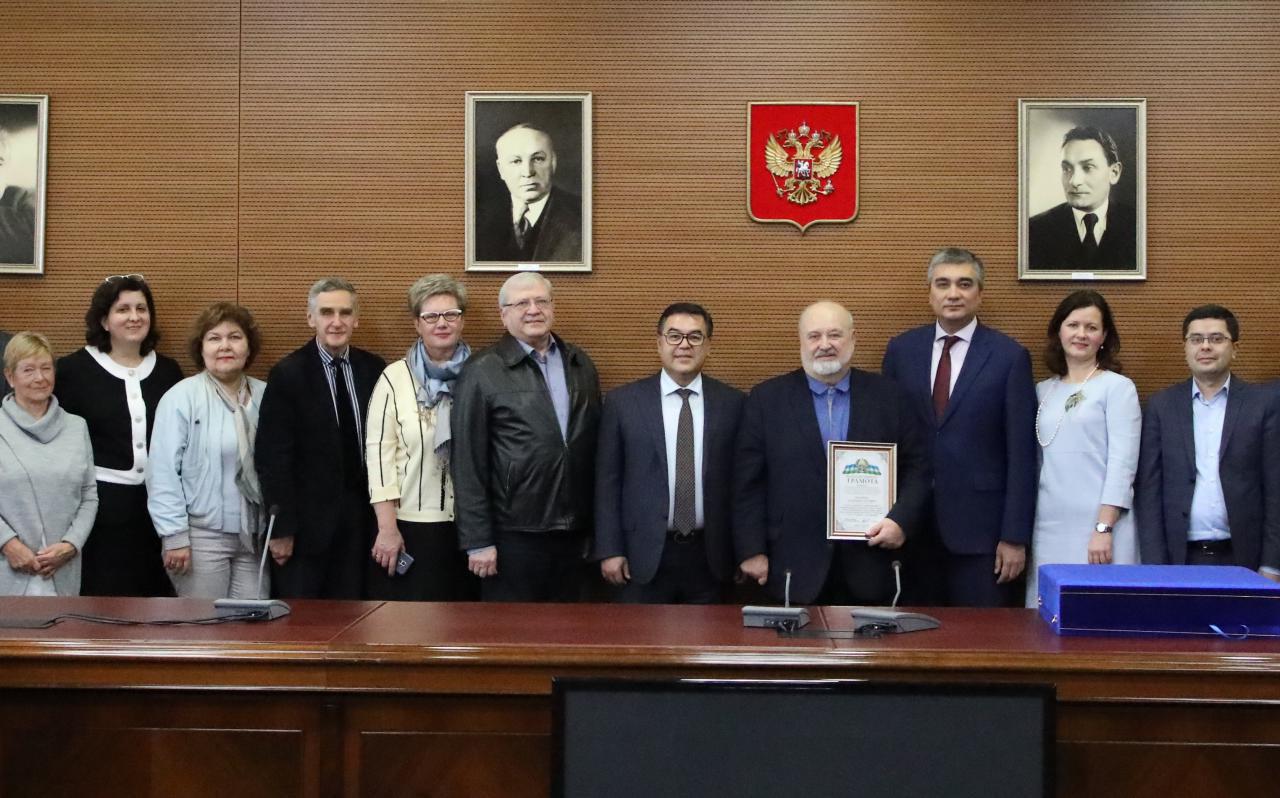 Ректора ВГИК наградили благодарственной грамотой Ректора ВГИК наградили благодарственной грамотой
