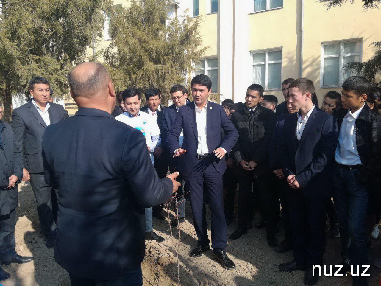 В рамках очередной акции по высадке деревьев продвигались водосберегающие технологии